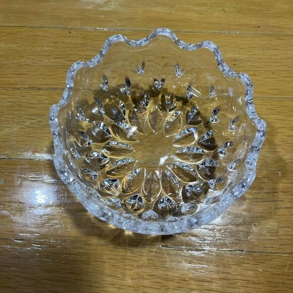 Vintage Crystal Candy Dish Scalloped Rim 4.5" Excellent Used Condition - Picture 3 of 4